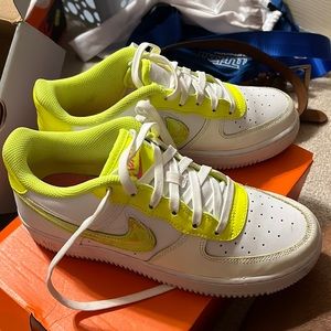 Gently worn air for 1st size 6. Practically new.